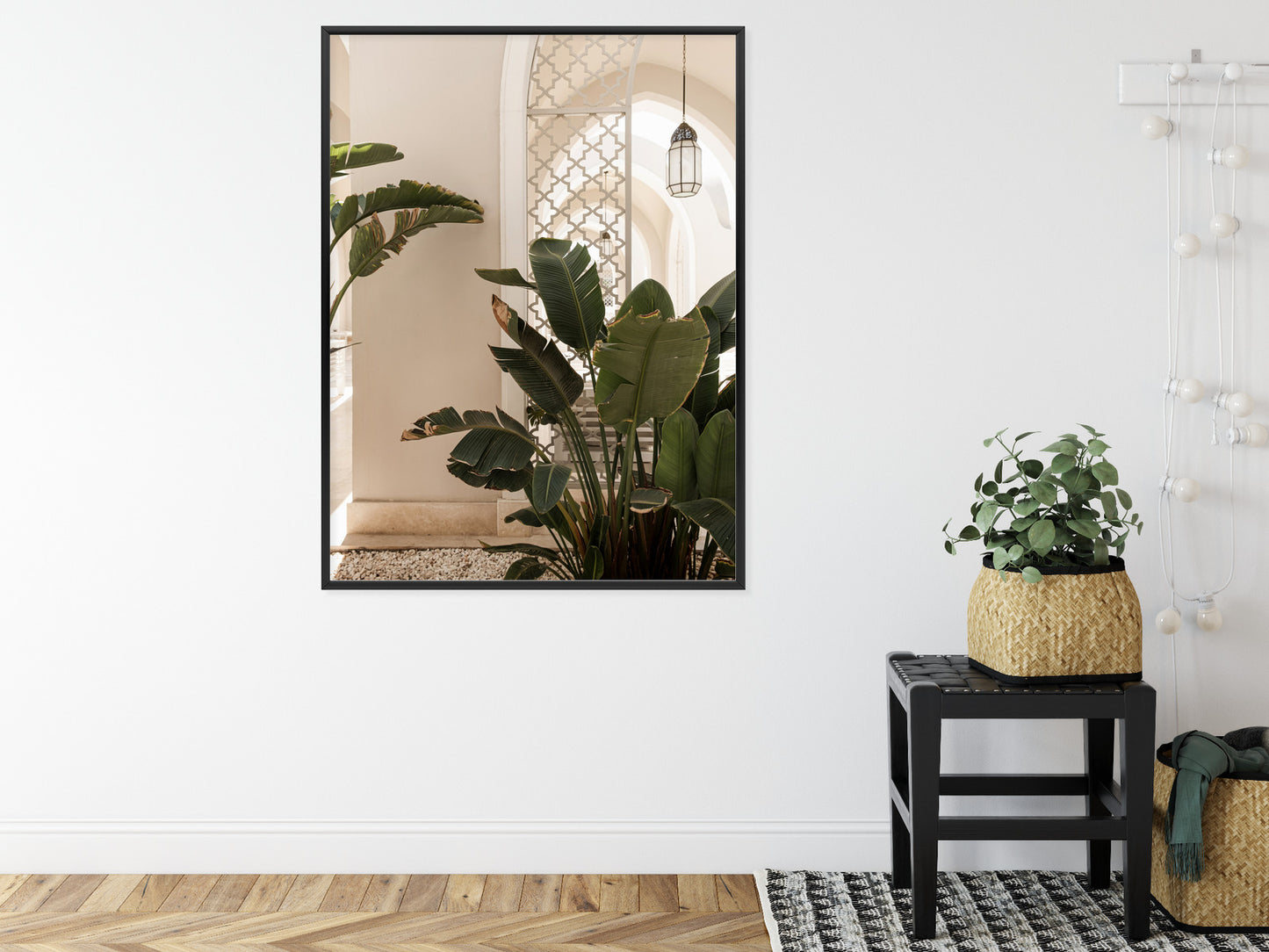 Poster Palmen Am Eingang Eines Weißen Orientalischen Hauses Rahmen Holz Mit Passepartout Farbe Natürlich