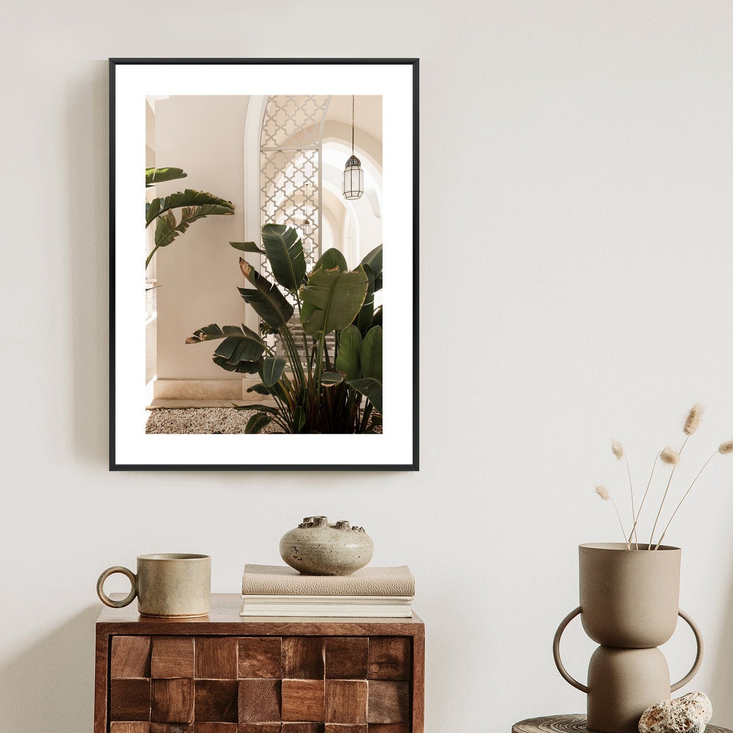 Poster Palmen Am Eingang Eines Weißen Orientalischen Hauses Rahmen Holz Mit Passepartout Farbe Natürlich