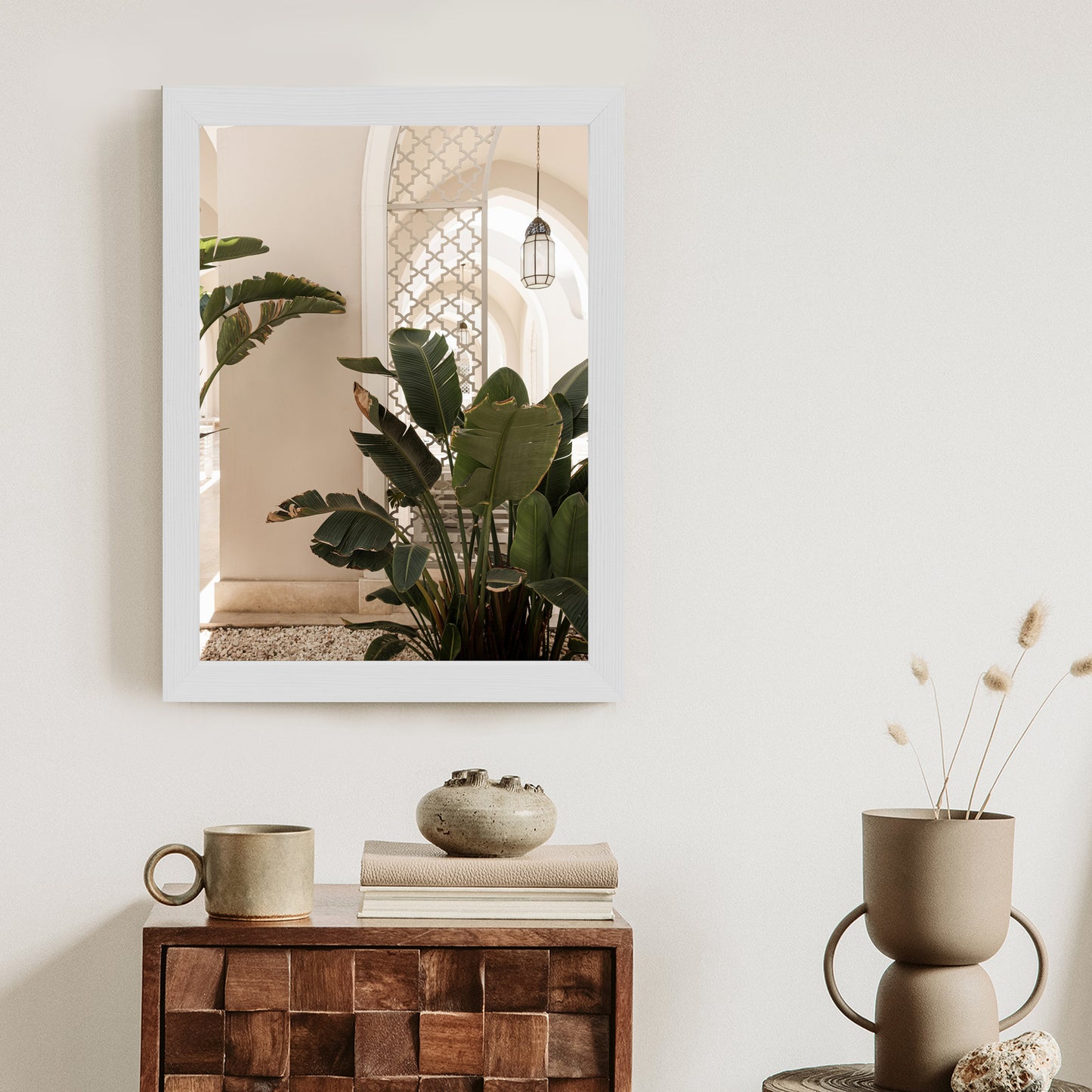 Poster Palmen Am Eingang Eines Weißen Orientalischen Hauses Rahmen Holz Mit Passepartout Farbe Natürlich