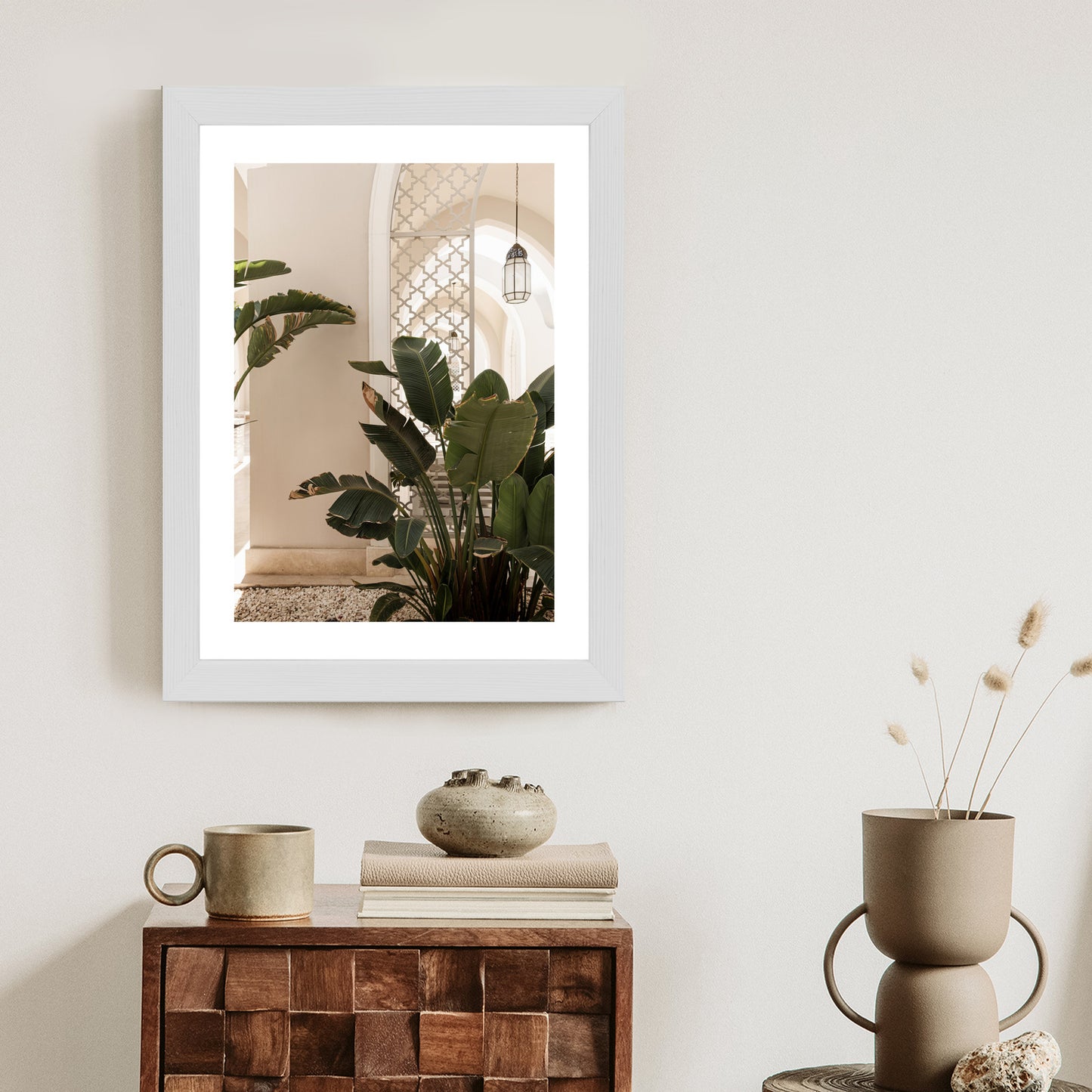 Poster Palmen Am Eingang Eines Weißen Orientalischen Hauses Rahmen Holz Mit Passepartout Farbe Natürlich