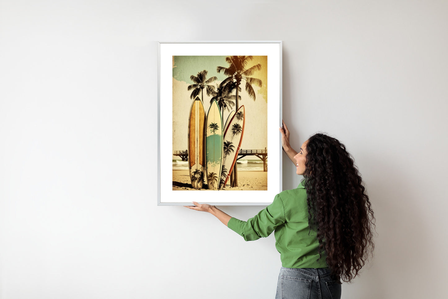 Poster Surfbretter Am Strand, Die Sich An Palmen Lehnen Rahmen Holz Mit Passepartout Farbe Natürlich