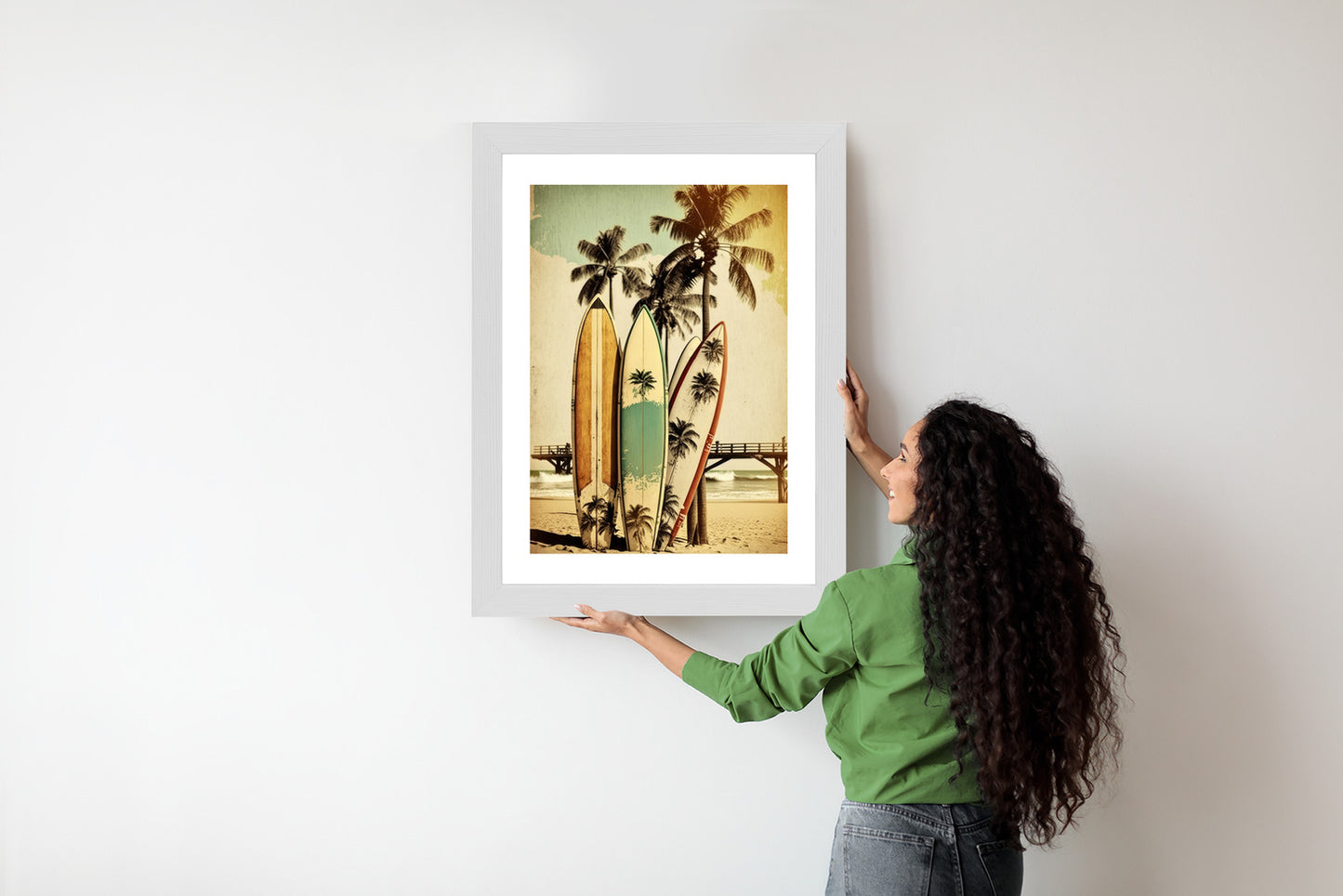 Poster Surfbretter Am Strand, Die Sich An Palmen Lehnen Rahmen Holz Mit Passepartout Farbe Natürlich
