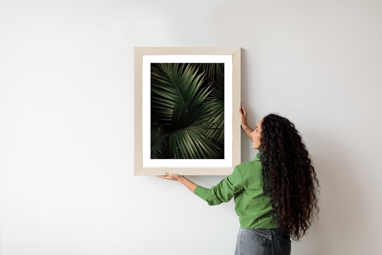 Poster Dunkle Große Palmblätter Rahmen Holz Mit Passepartout Farbe Natürlich