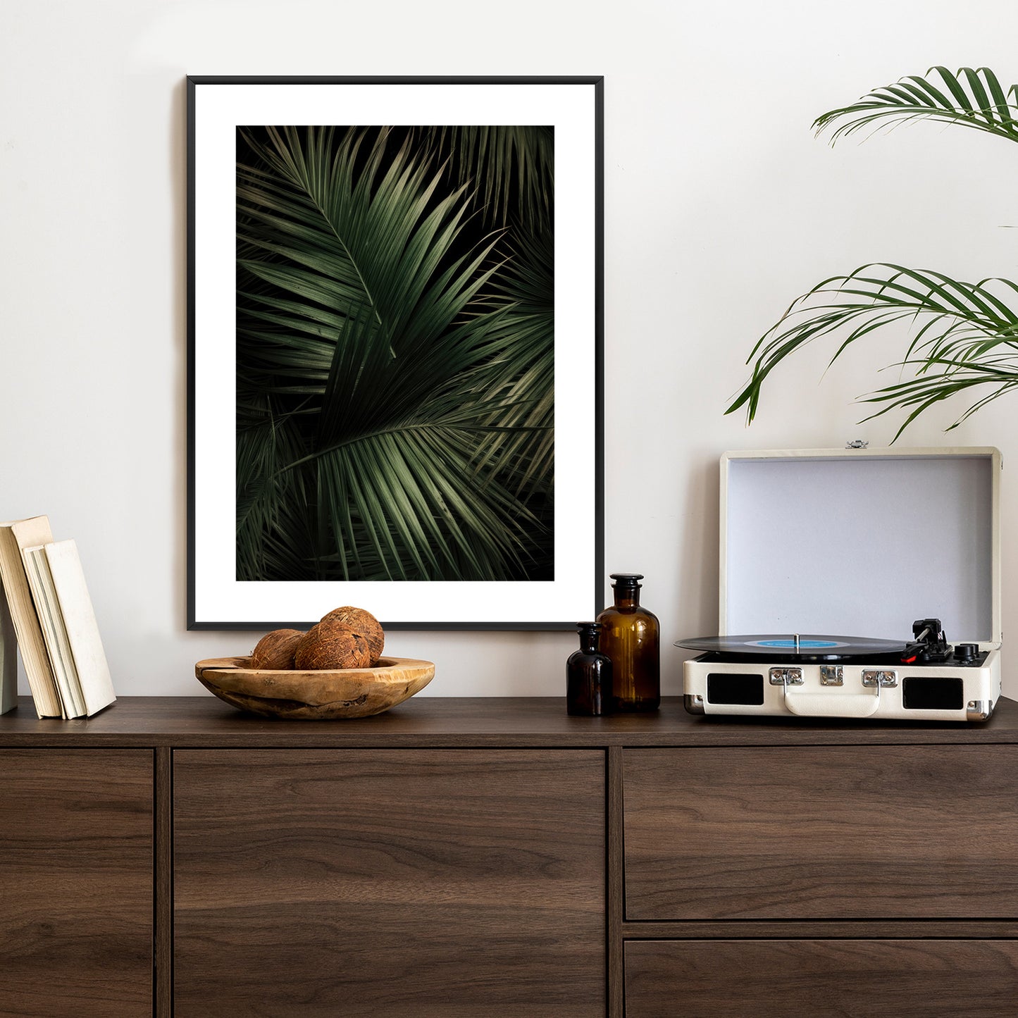 Poster Dunkle Große Palmblätter Rahmen Holz Mit Passepartout Farbe Natürlich