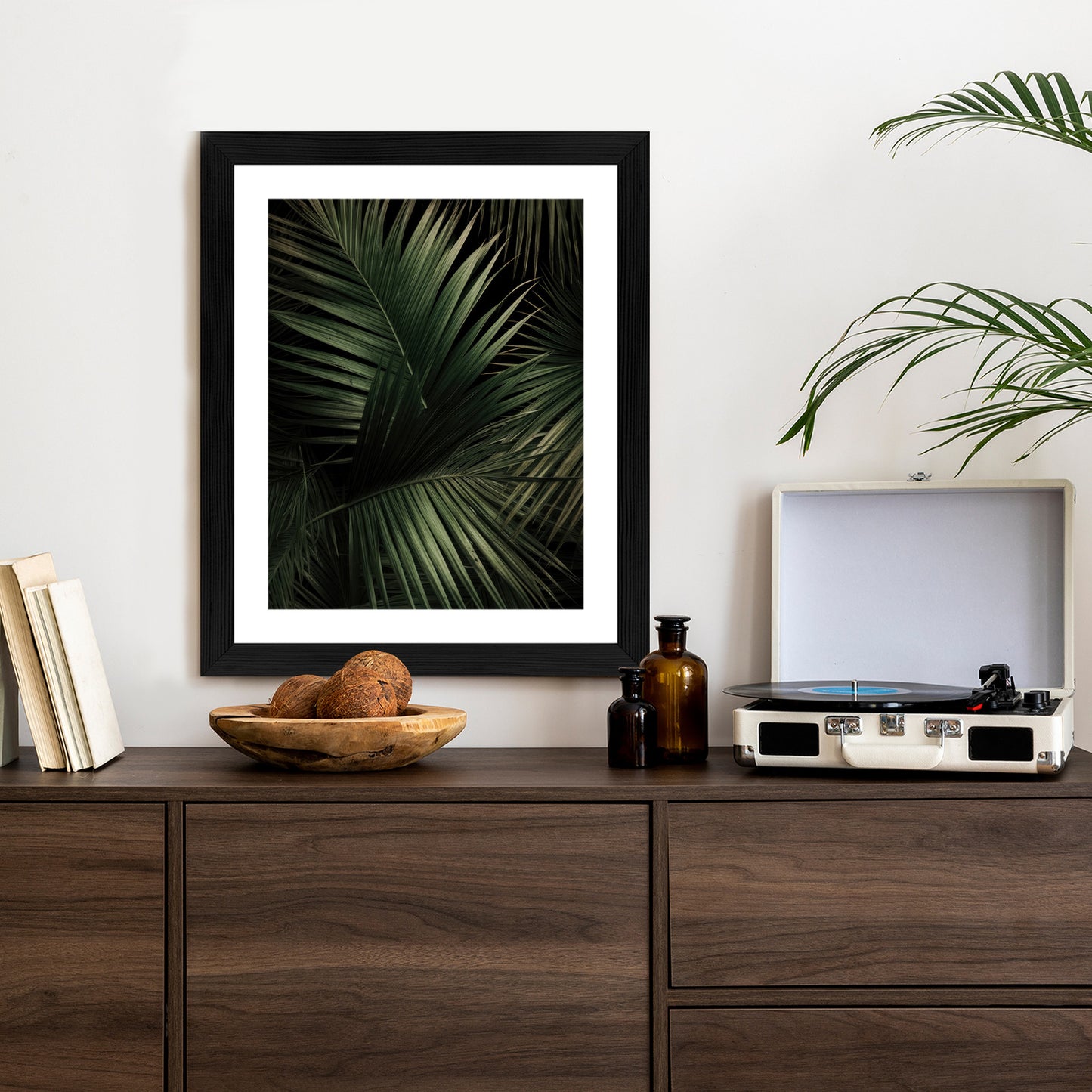 Poster Dunkle Große Palmblätter Rahmen Holz Mit Passepartout Farbe Natürlich