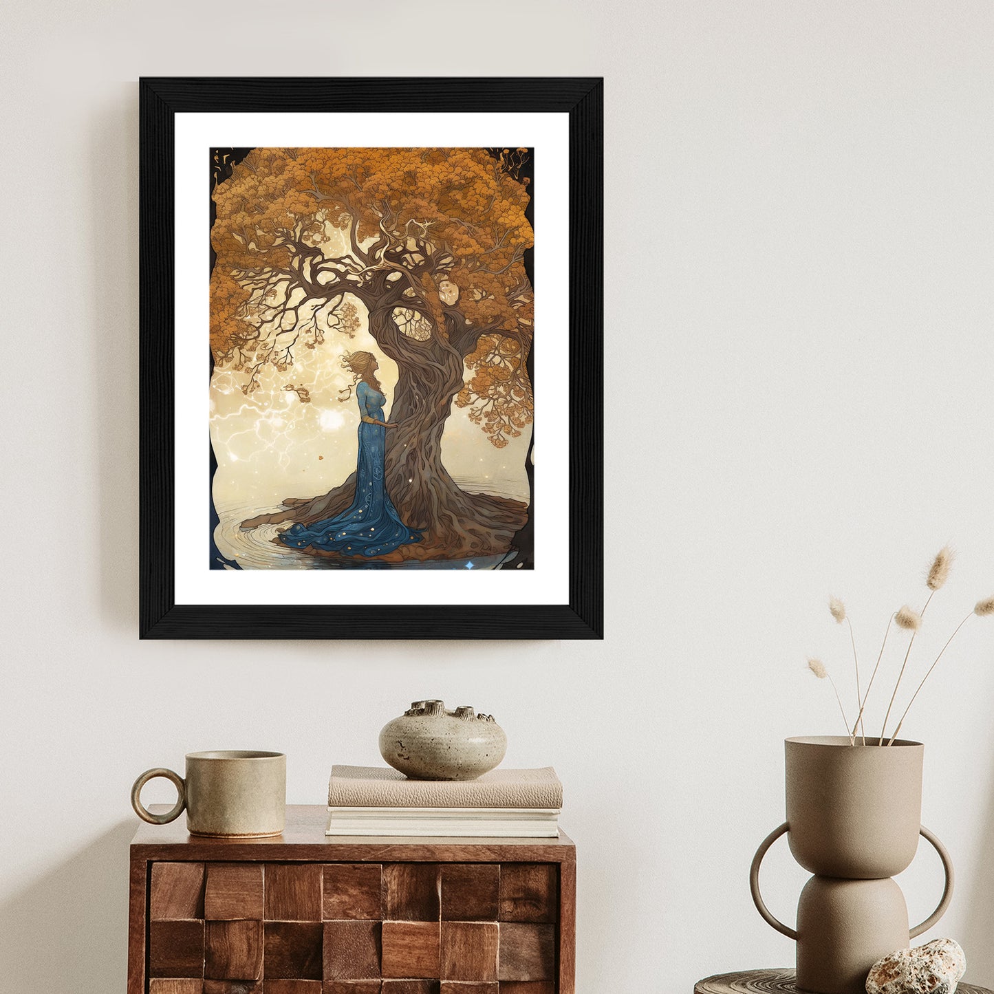 Poster Frau In Der Nähe Eines Verzweigten Baumes Rahmen Holz Mit Passepartout Farbe Natürlich