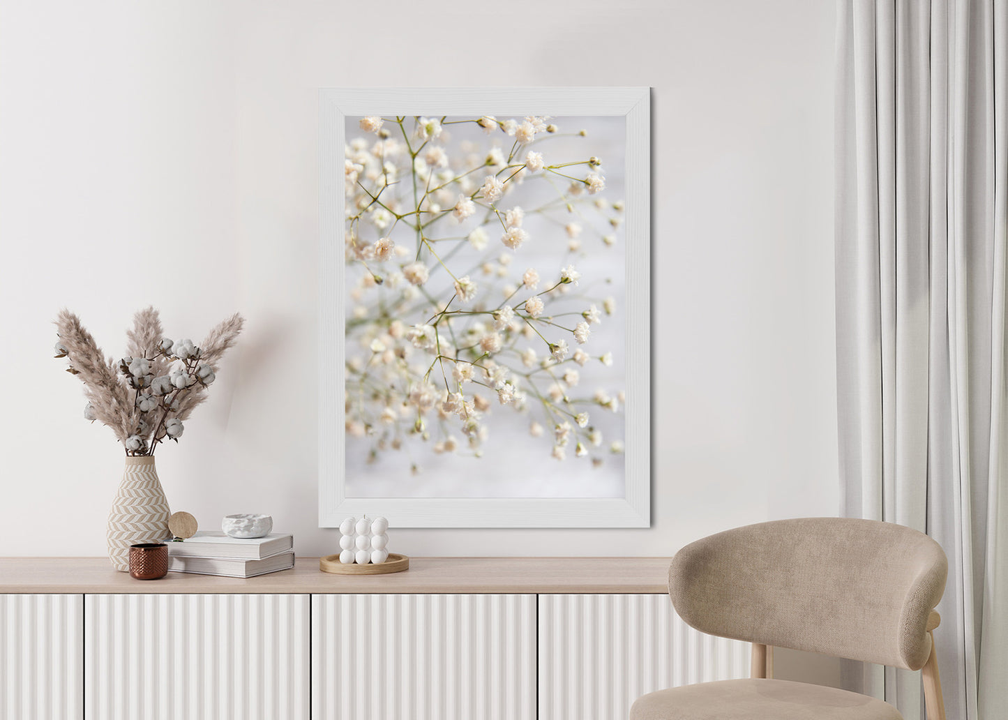 Poster Weiße Kleine Blüten An Dünnen Zweigen Rahmen Hölzern Farbe Schwarz