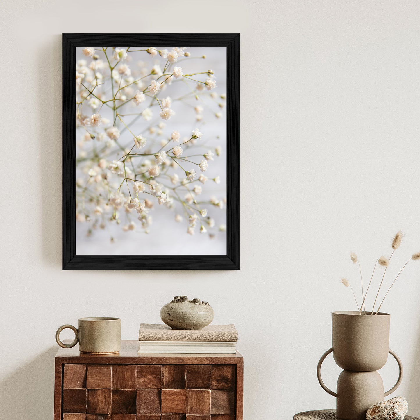 Poster Weiße Kleine Blüten An Dünnen Zweigen Rahmen Hölzern Farbe Schwarz