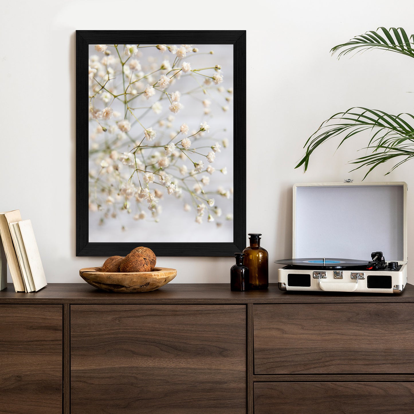 Poster Weiße Kleine Blüten An Dünnen Zweigen Rahmen Hölzern Farbe Schwarz