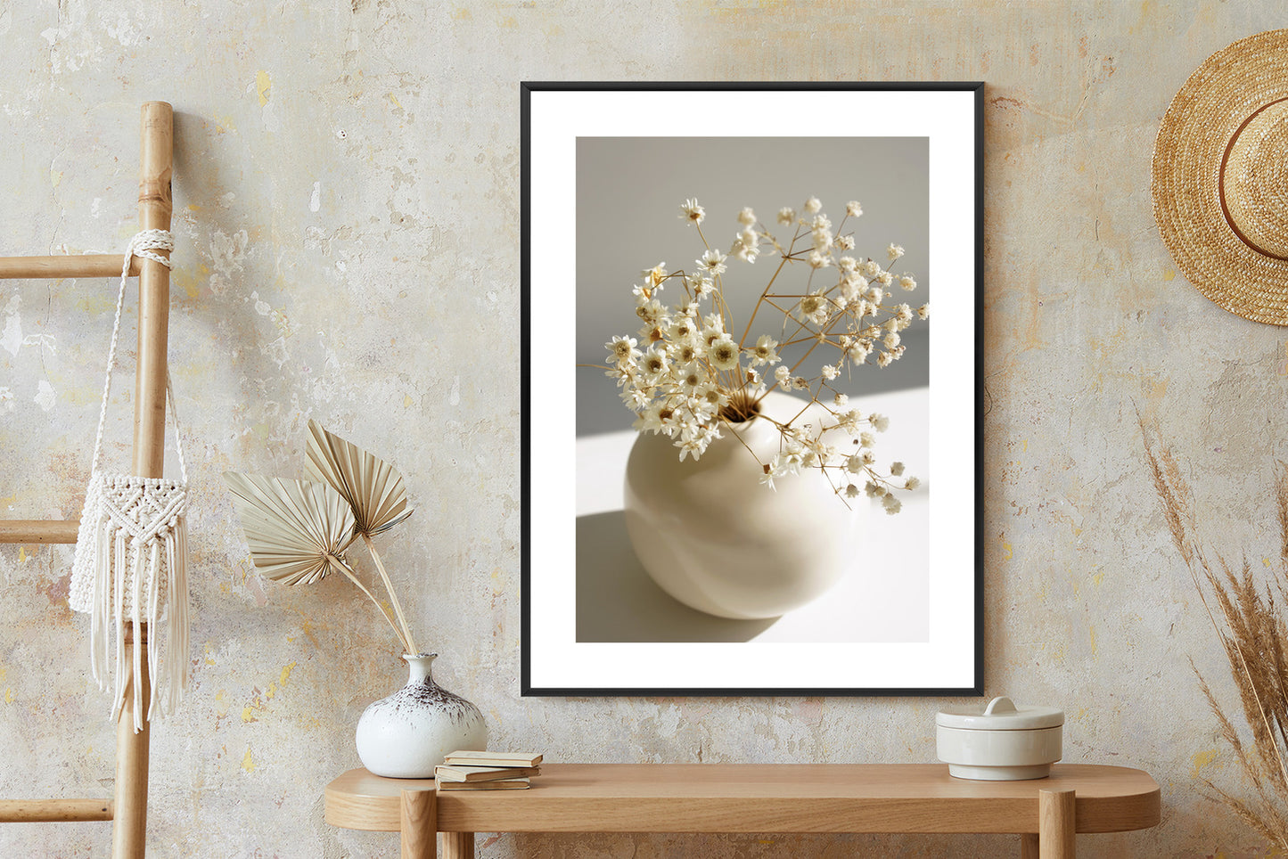 Poster Eine Vase Mit Trockenen Gänseblümchen