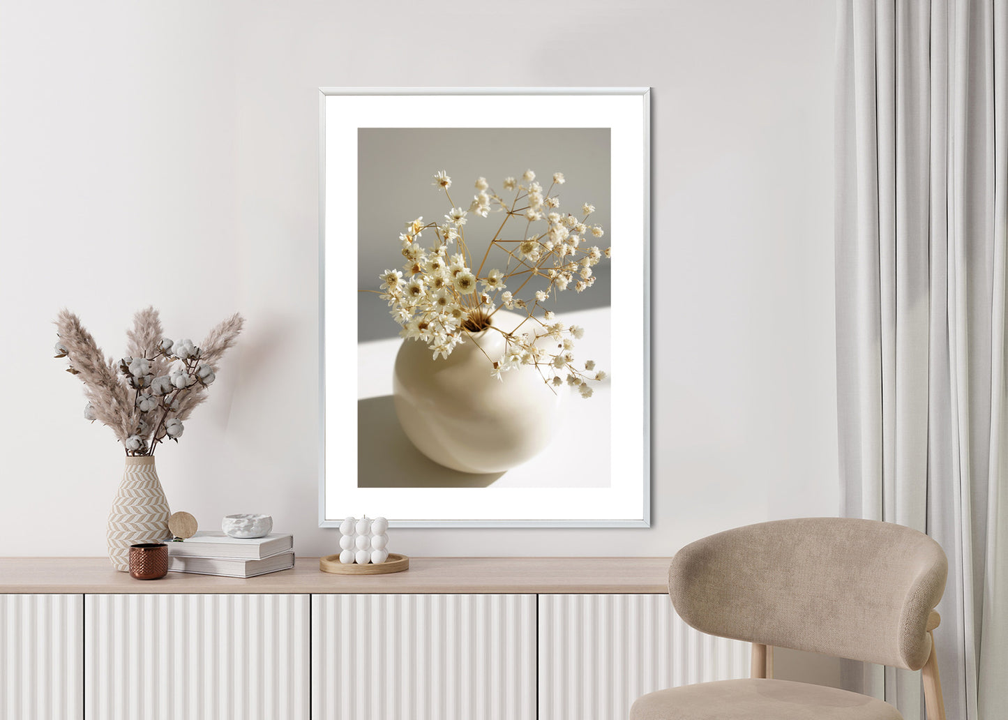 Poster Eine Vase Mit Trockenen Gänseblümchen