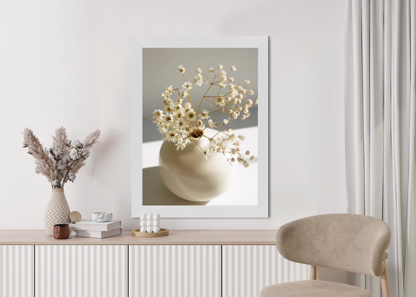Poster Eine Vase Mit Trockenen Gänseblümchen