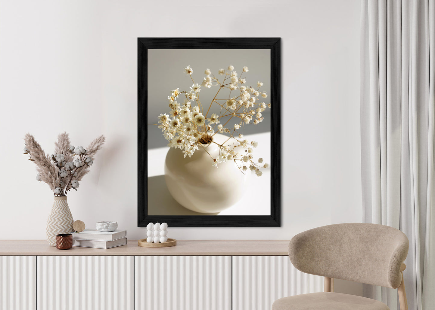 Poster Eine Vase Mit Trockenen Gänseblümchen