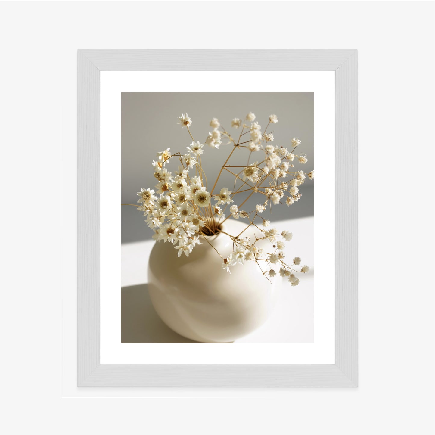 Poster Eine Vase Mit Trockenen Gänseblümchen