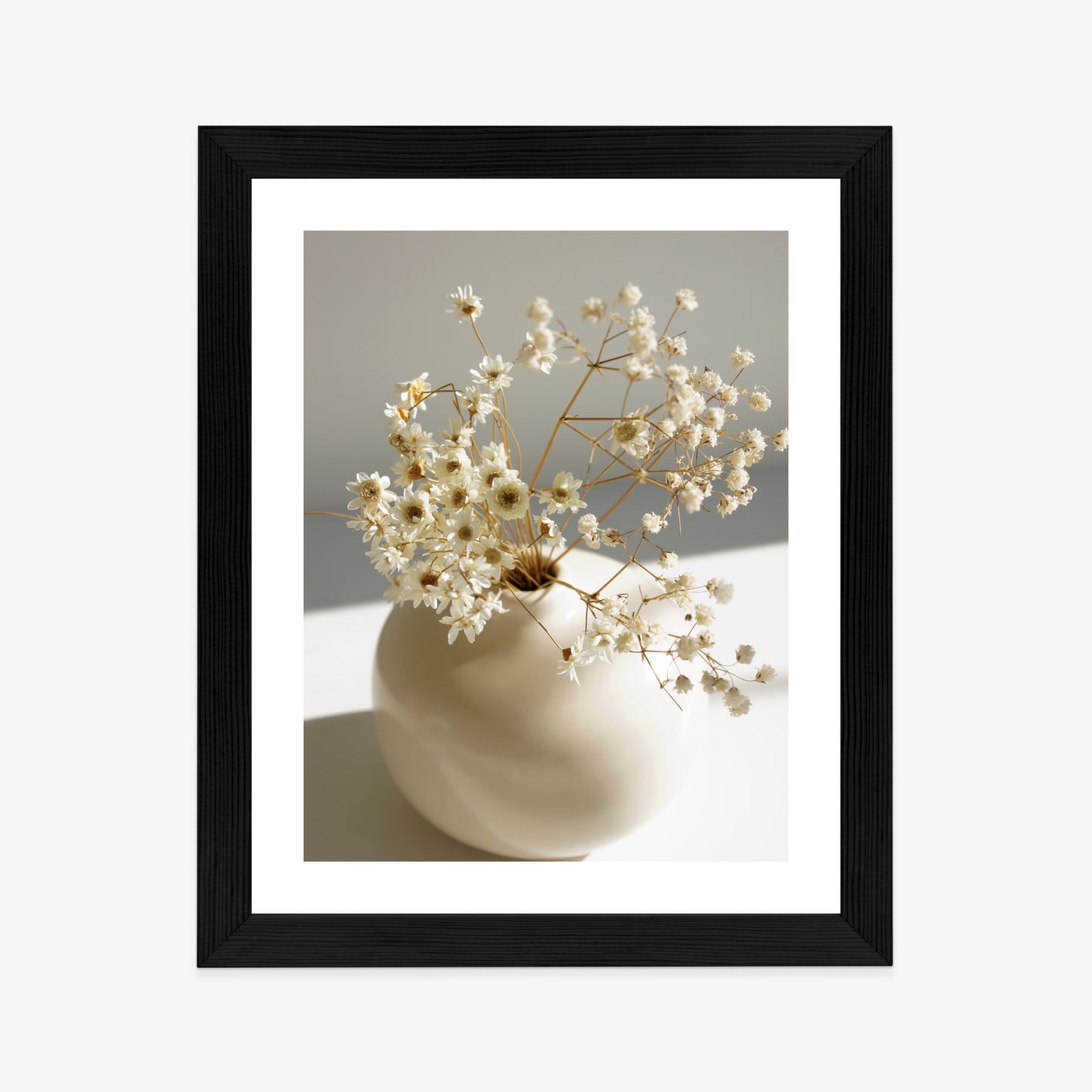 Poster Eine Vase Mit Trockenen Gänseblümchen