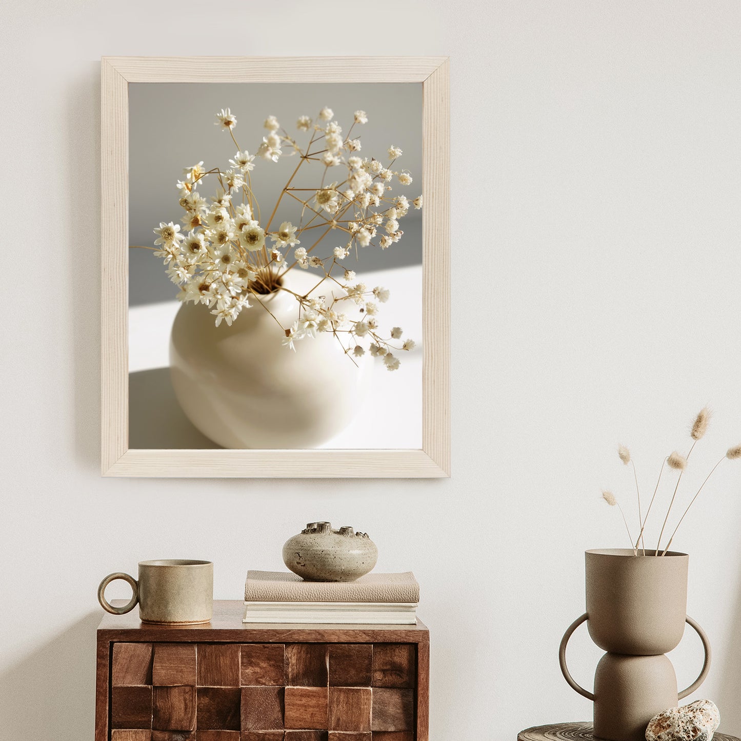 Poster Eine Vase Mit Trockenen Gänseblümchen
