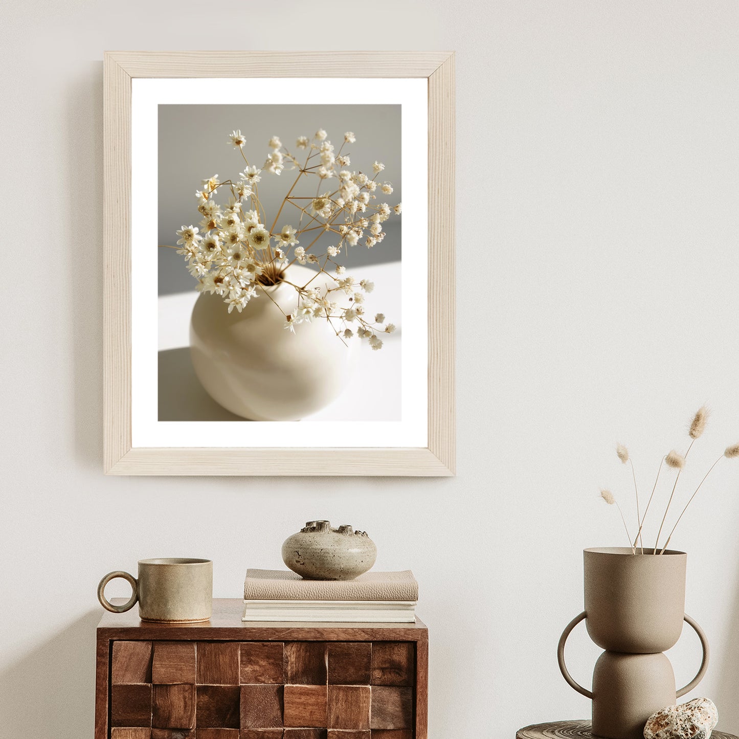 Poster Eine Vase Mit Trockenen Gänseblümchen