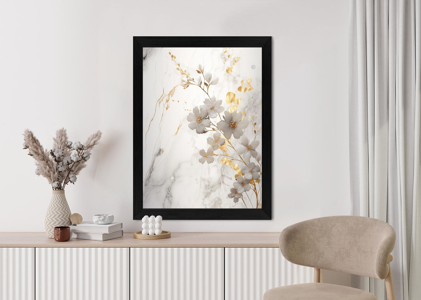 Poster Weiße Und Goldene Blumen Auf Marmor