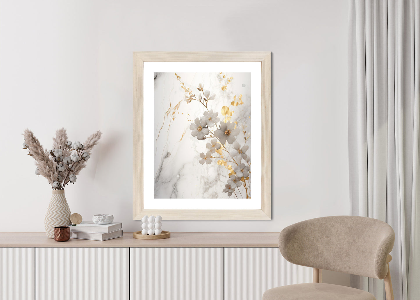Poster Weiße Und Goldene Blumen Auf Marmor