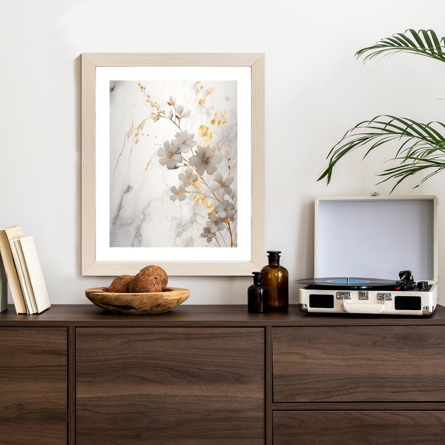 Poster Weiße Und Goldene Blumen Auf Marmor
