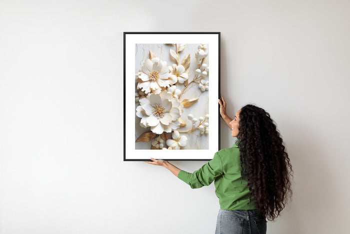 Poster Weiße Blumen Auf Einem Holztisch Rahmen Hölzern Farbe Natürlich