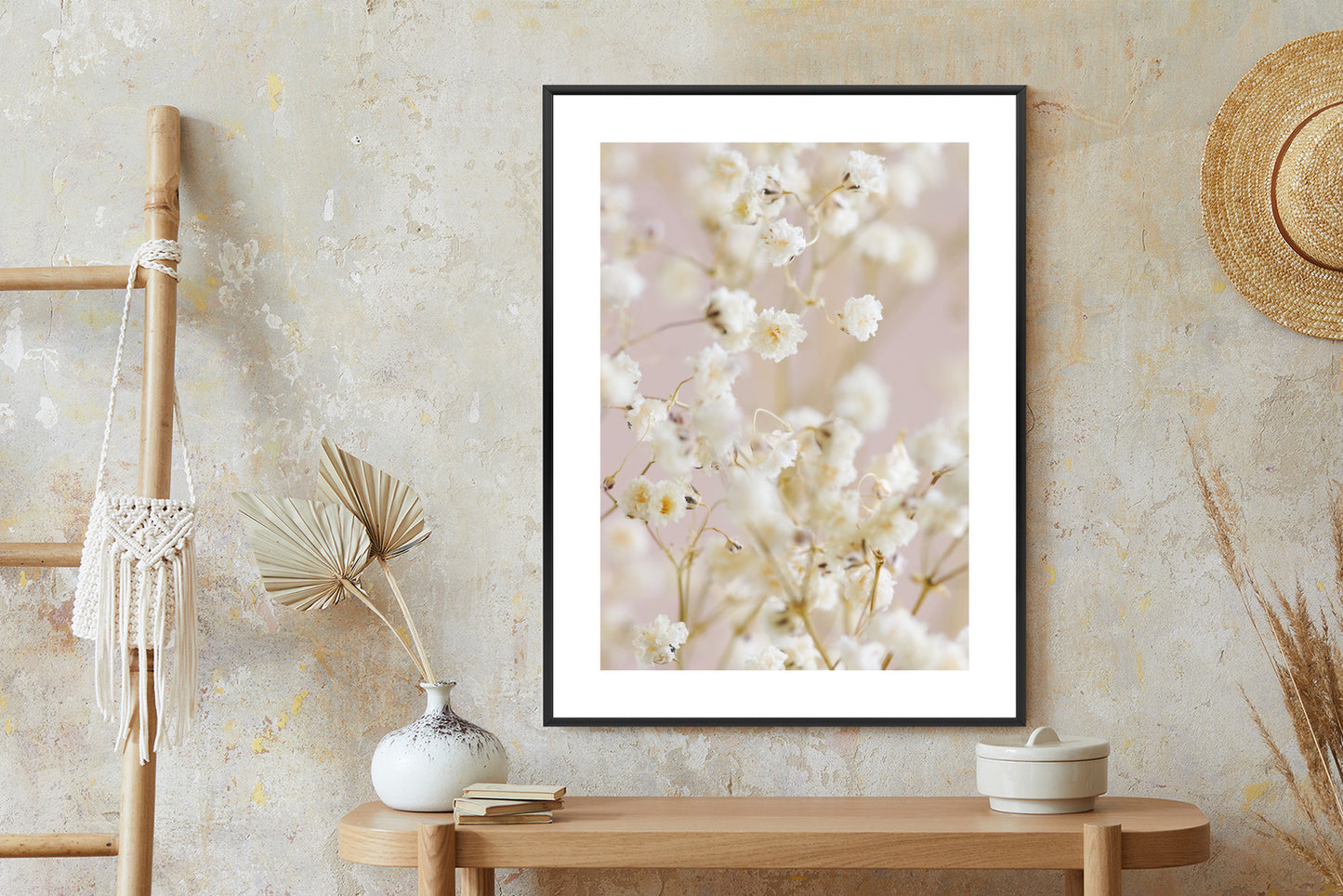 Poster Weiße Kleine Blumen Auf Rosa Hintergrund