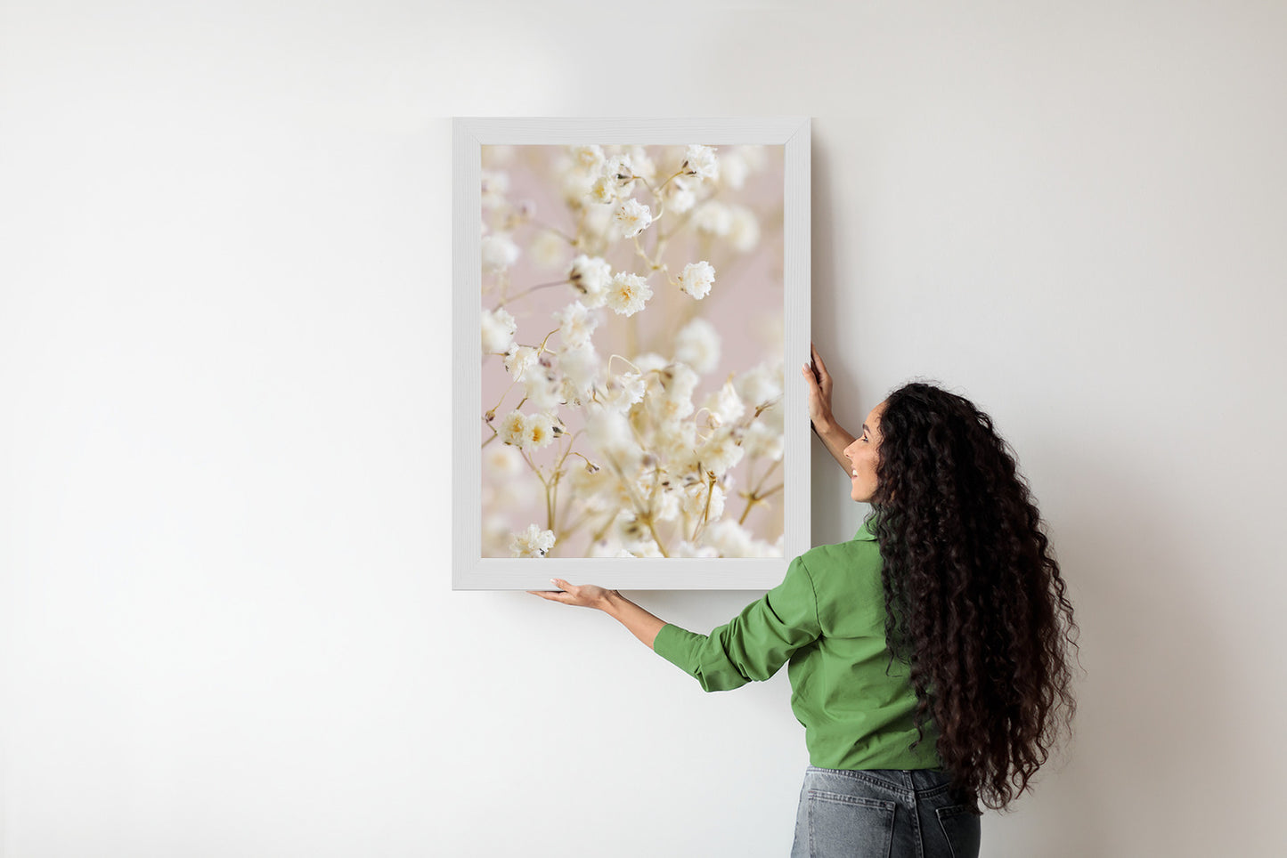 Poster Weiße Kleine Blumen Auf Rosa Hintergrund
