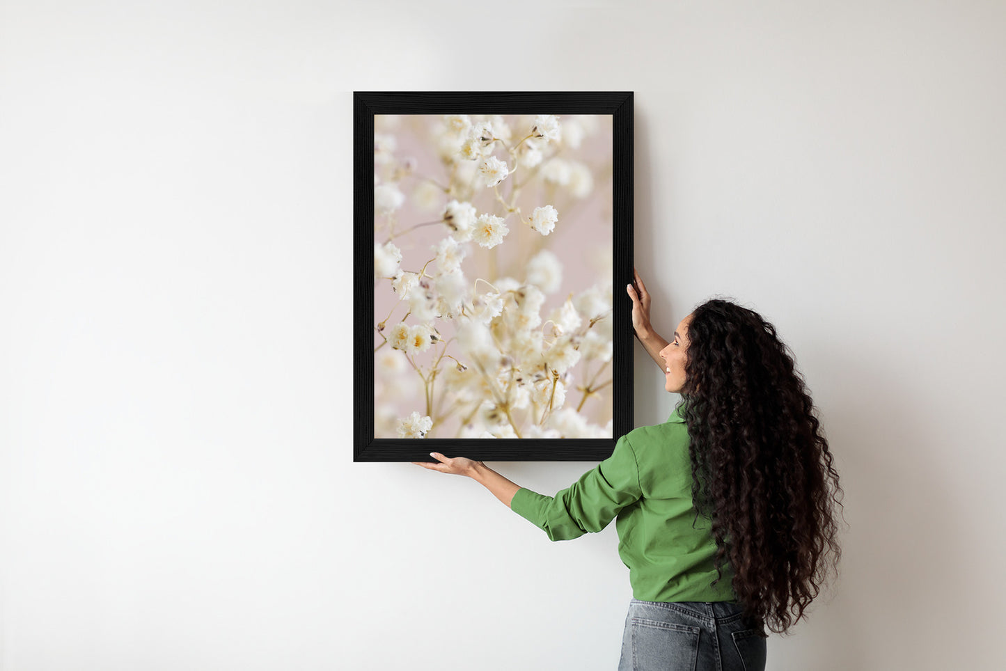 Poster Weiße Kleine Blumen Auf Rosa Hintergrund