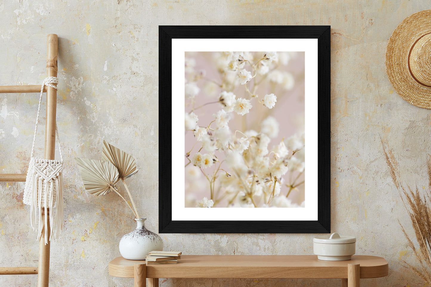 Poster Weiße Kleine Blumen Auf Rosa Hintergrund