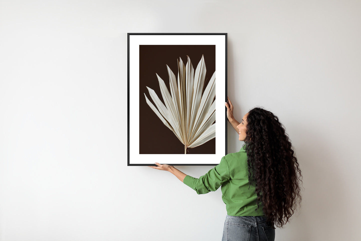 Poster Trockene Palme Auf Braunem Hintergrund Rahmen Holz Mit Passepartout Farbe Natürlich