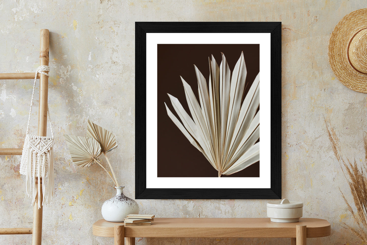 Poster Trockene Palme Auf Braunem Hintergrund Rahmen Holz Mit Passepartout Farbe Natürlich