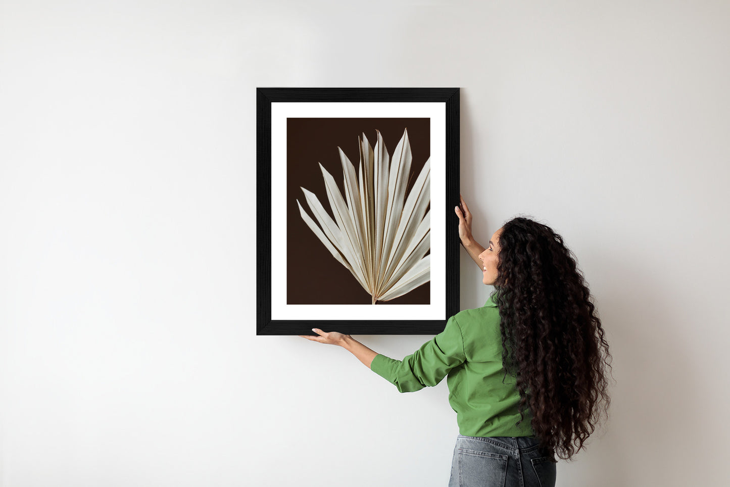 Poster Trockene Palme Auf Braunem Hintergrund Rahmen Holz Mit Passepartout Farbe Natürlich