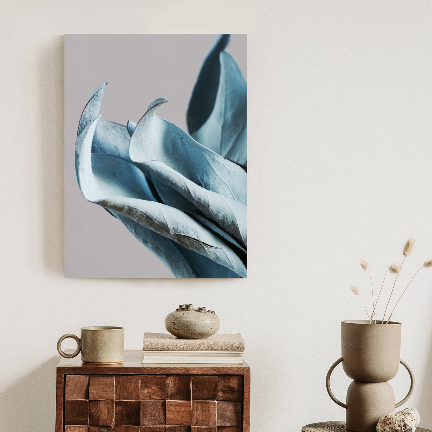 Poster Blaue Blätter Auf Grauem Hintergrund