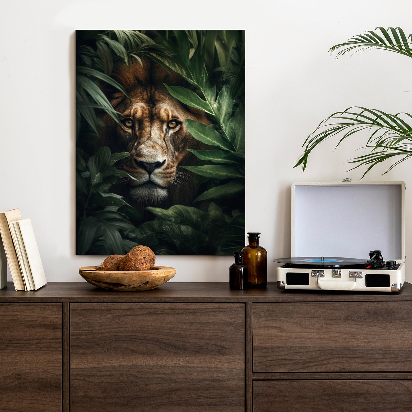 Poster Porträt Eines Löwen Inmitten Tropischer Blätter Rahmen Hölzern Farbe Natürlich
