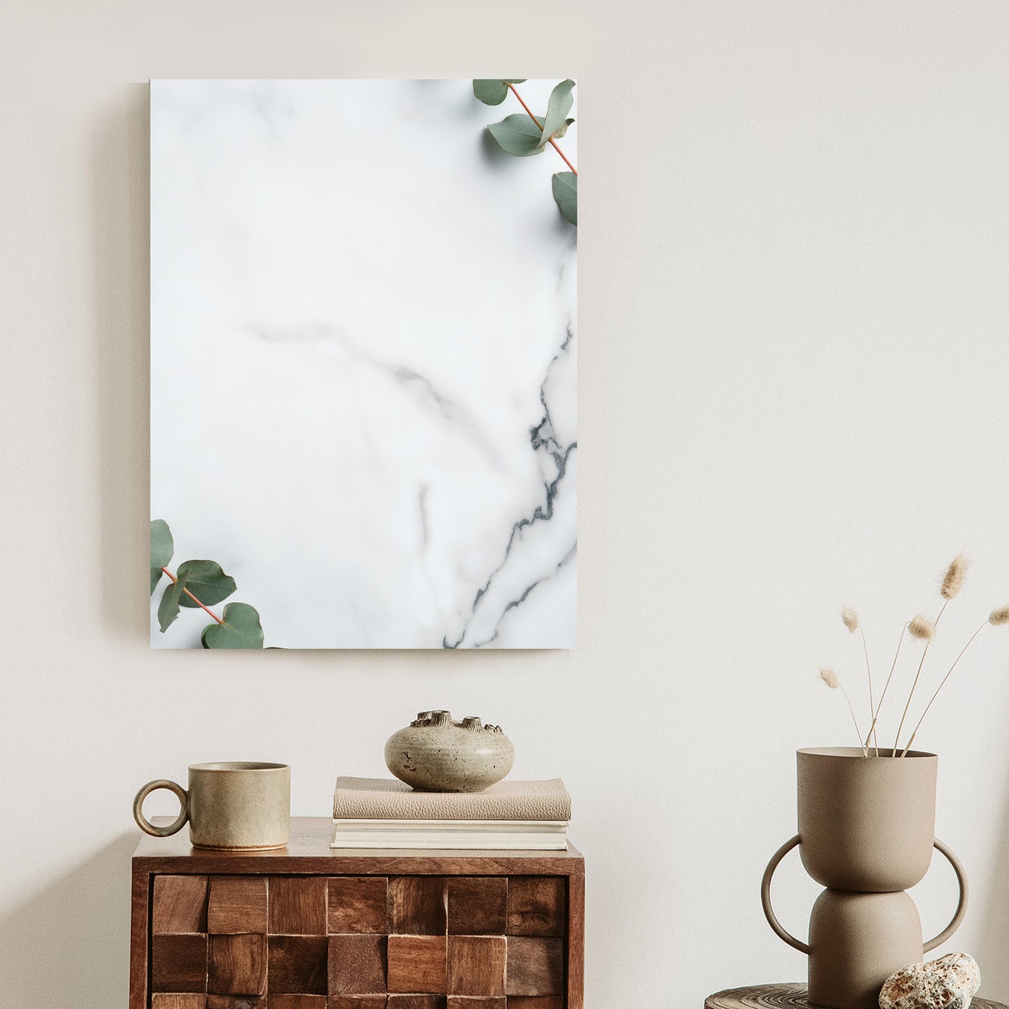 Poster Grünes Eukalyptusblatt Auf Marmor Rahmen Holz Mit Passepartout Farbe Natürlich