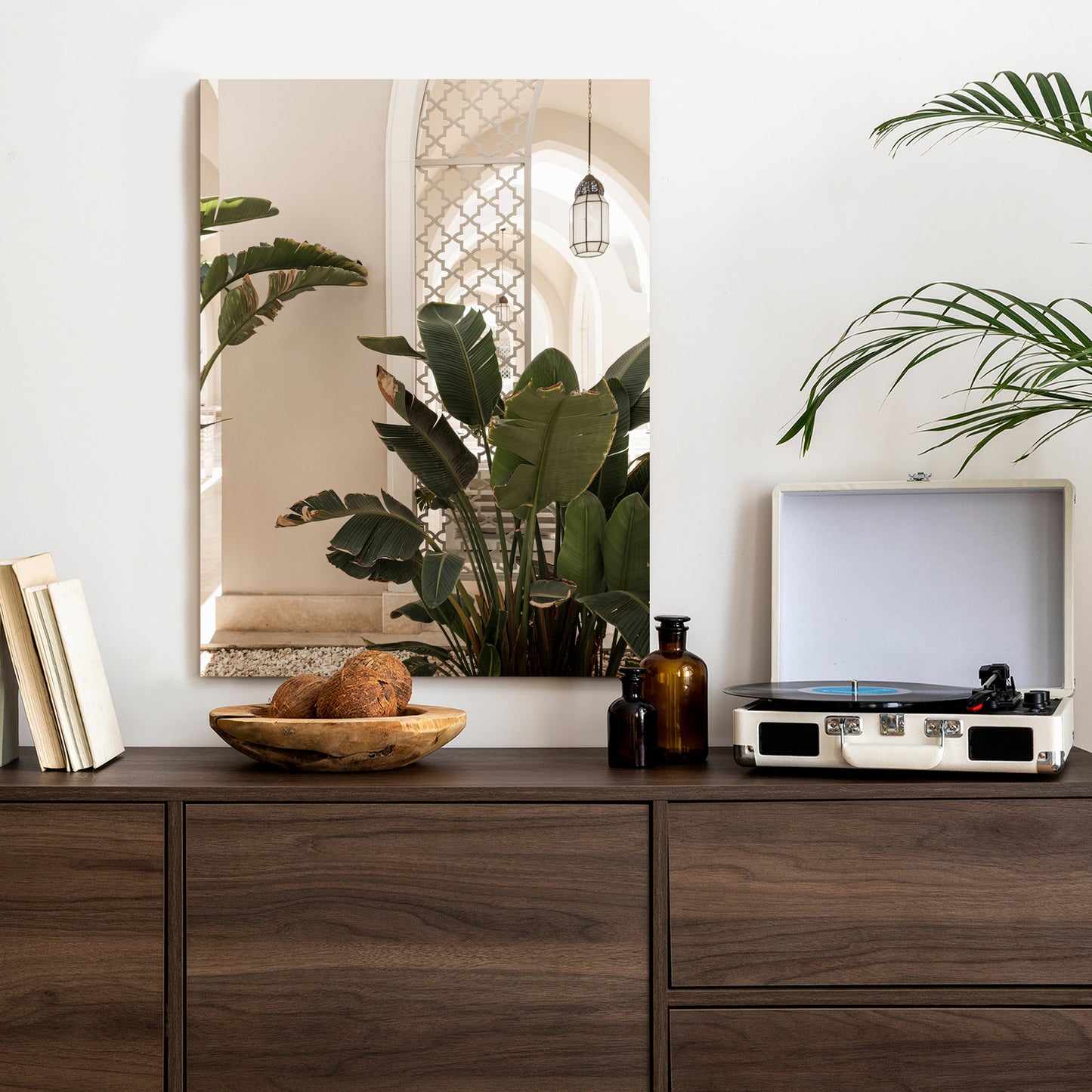 Poster Palmen Am Eingang Eines Weißen Orientalischen Hauses Rahmen Holz Mit Passepartout Farbe Natürlich