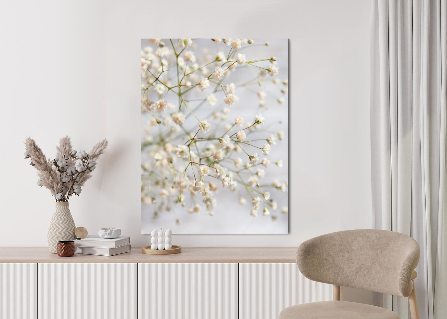 Poster Weiße Kleine Blüten An Dünnen Zweigen Rahmen Hölzern Farbe Schwarz