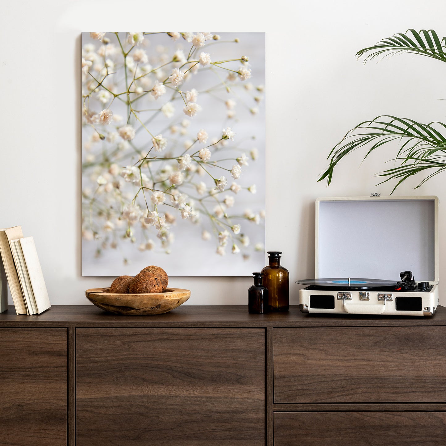 Poster Weiße Kleine Blüten An Dünnen Zweigen Rahmen Hölzern Farbe Schwarz