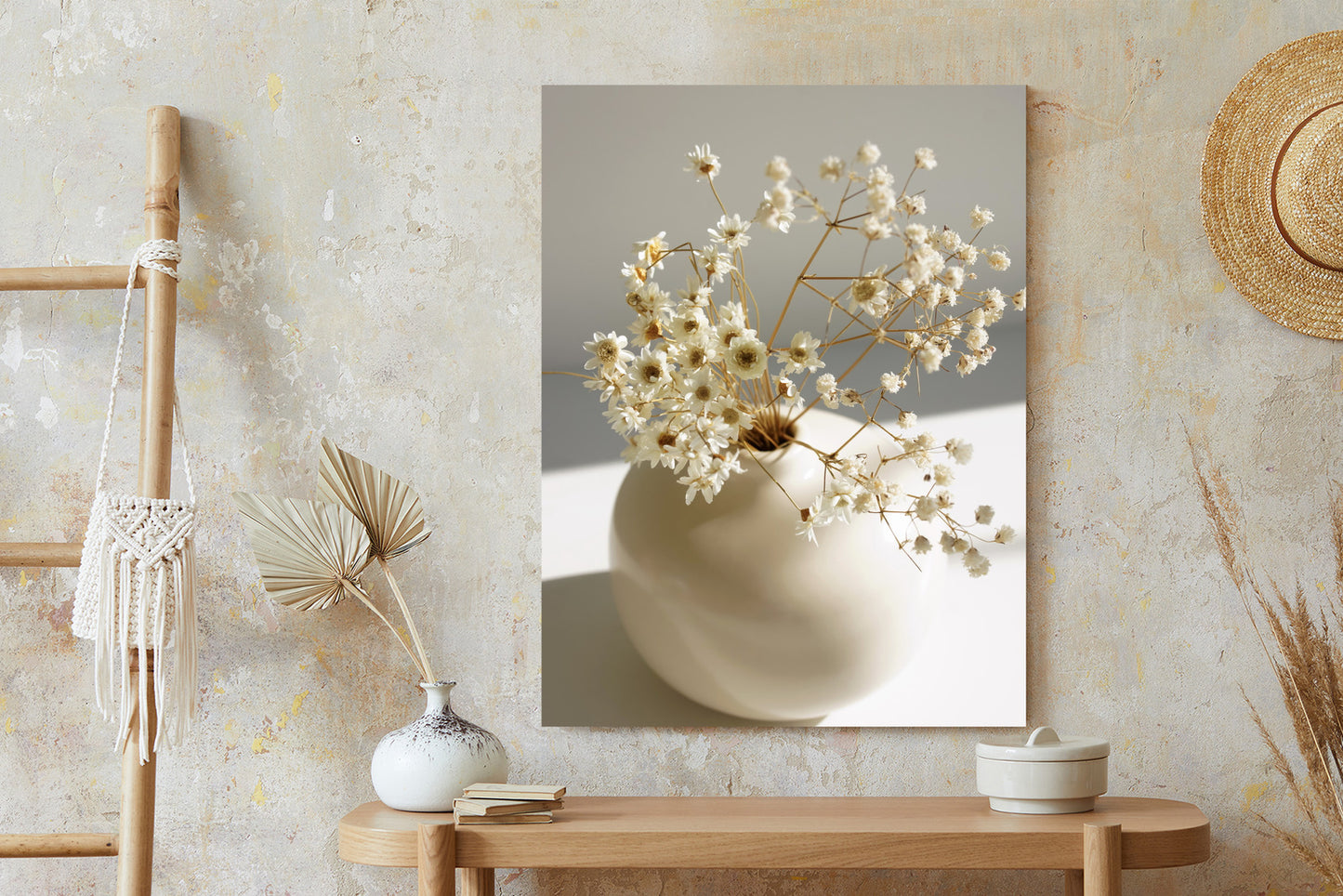 Poster Eine Vase Mit Trockenen Gänseblümchen