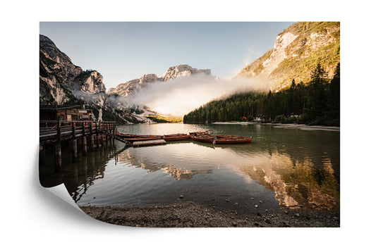 Fototapete Boats On The Braies Lake, Pragser Wildsee In Dolomites Mountains, Sudtirol, Italy Dolomite.