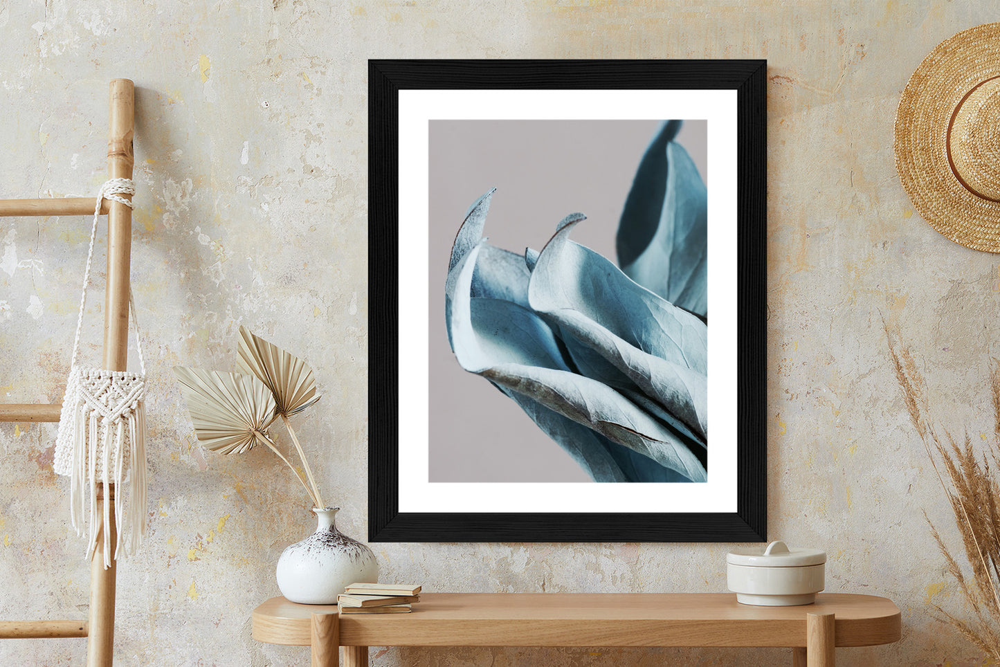 Poster Blaue Blätter Auf Grauem Hintergrund