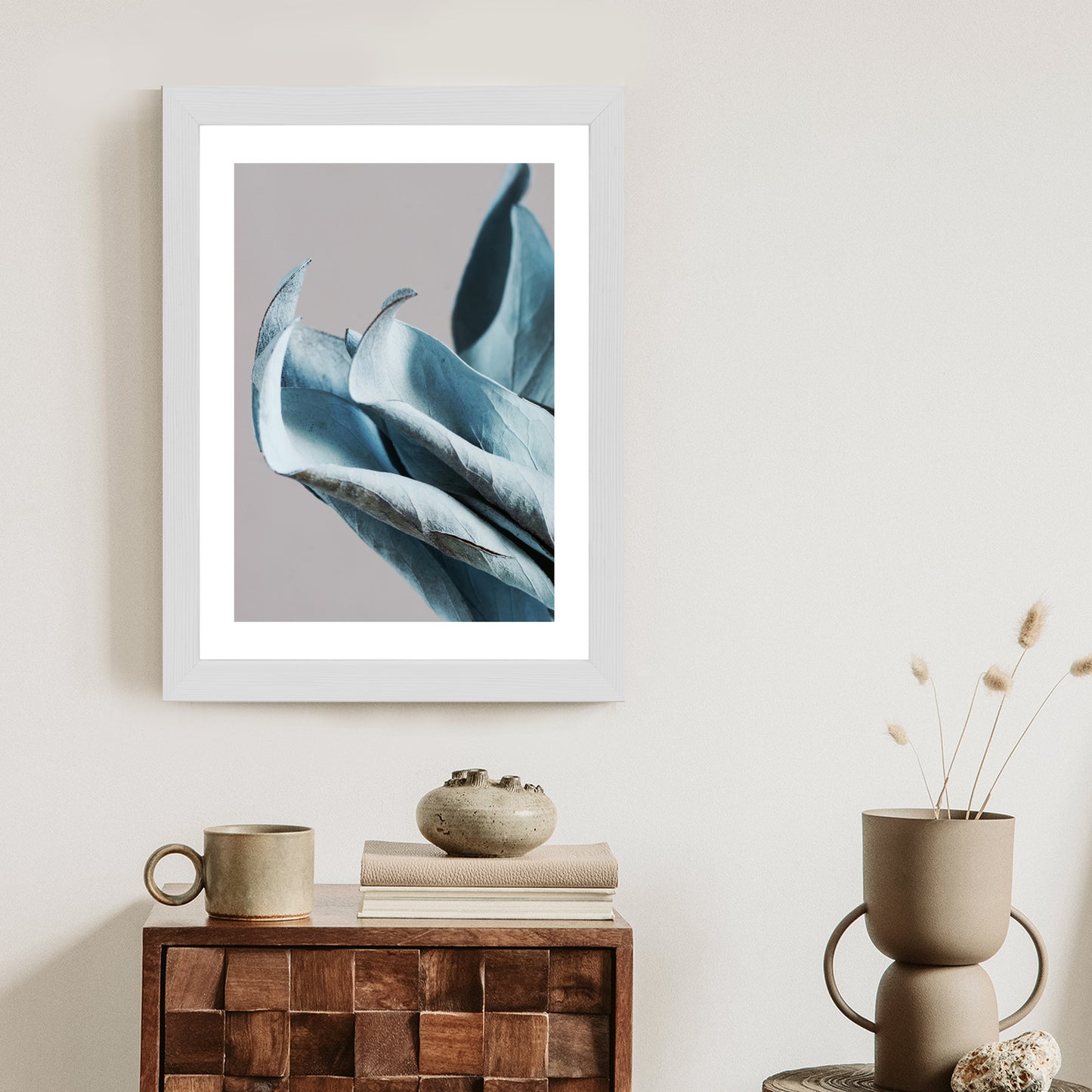 Poster Blaue Blätter Auf Grauem Hintergrund