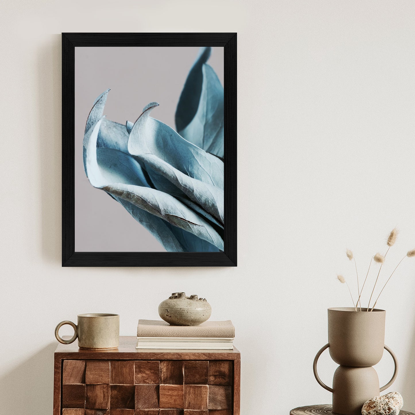Poster Blaue Blätter Auf Grauem Hintergrund
