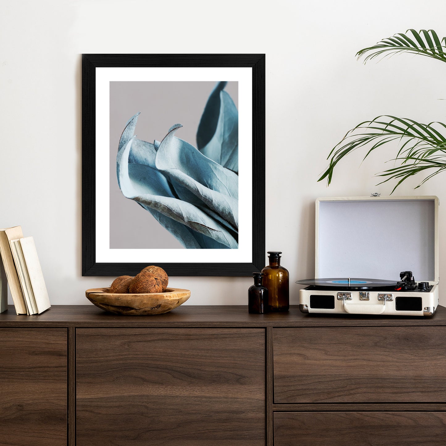 Poster Blaue Blätter Auf Grauem Hintergrund