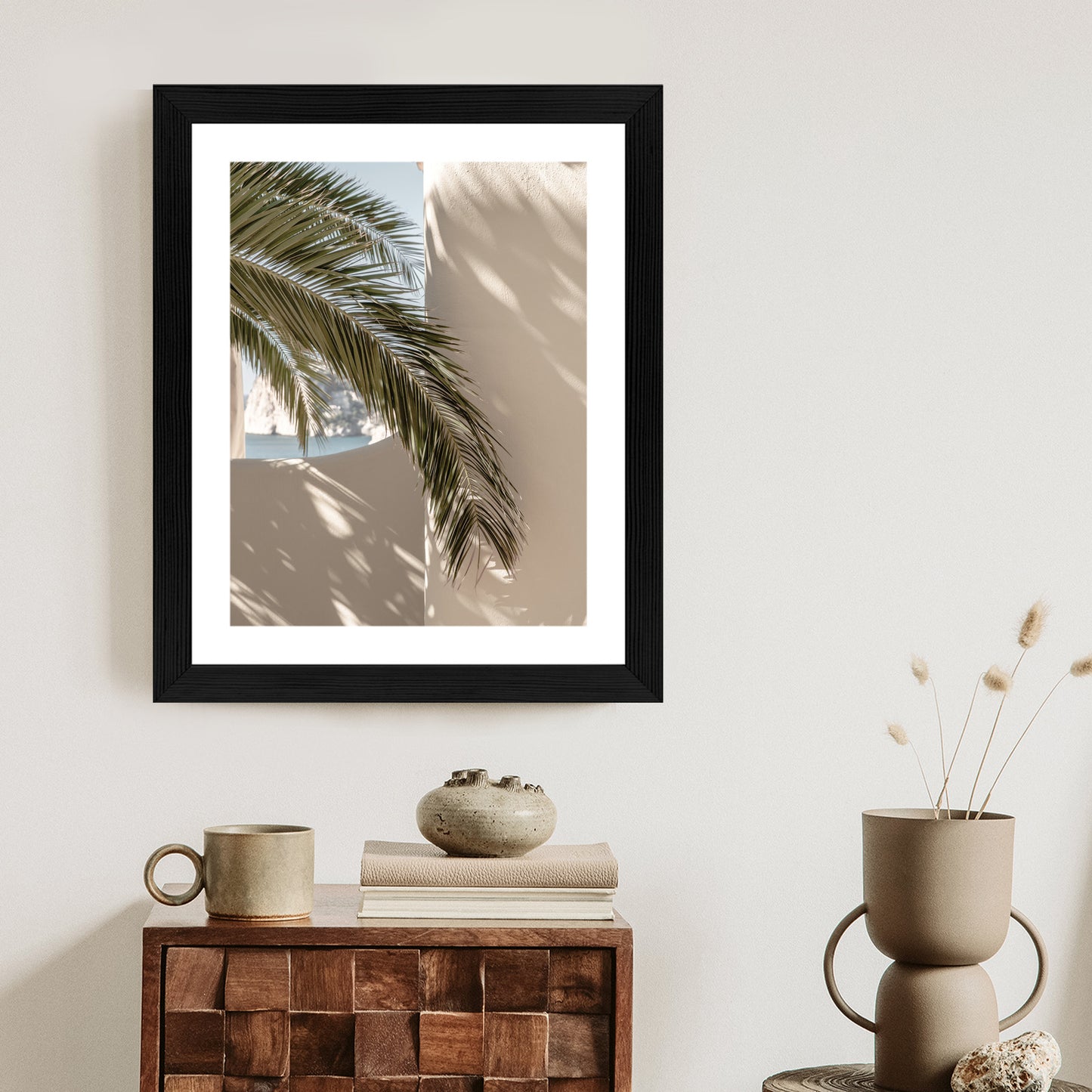 Poster Palmblätter Mit Schatten Auf Einer Beigen Wand Rahmen Holz Mit Passepartout Farbe Natürlich
