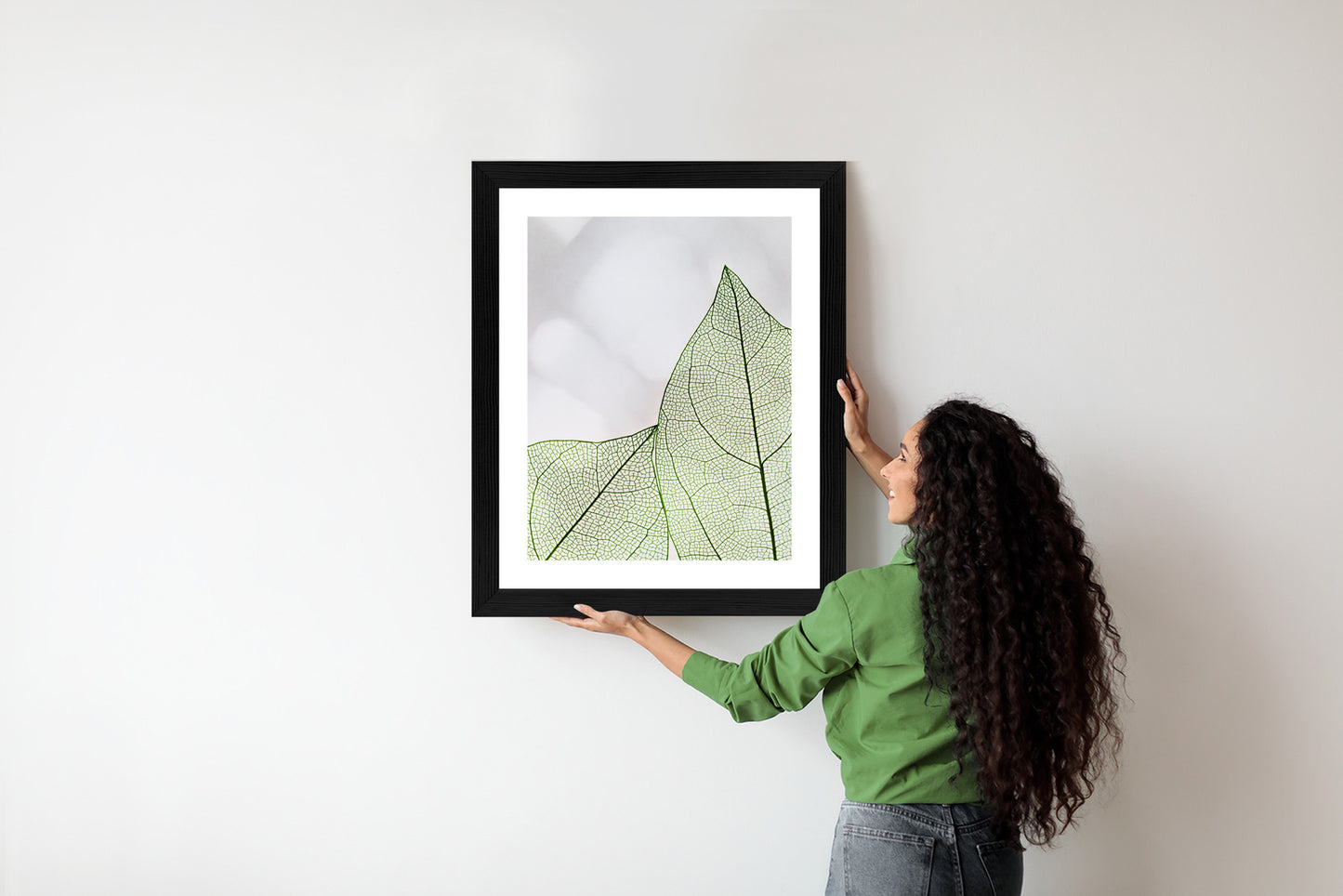 Poster Grüne Transparente Blätter Auf Hellem Hintergrund