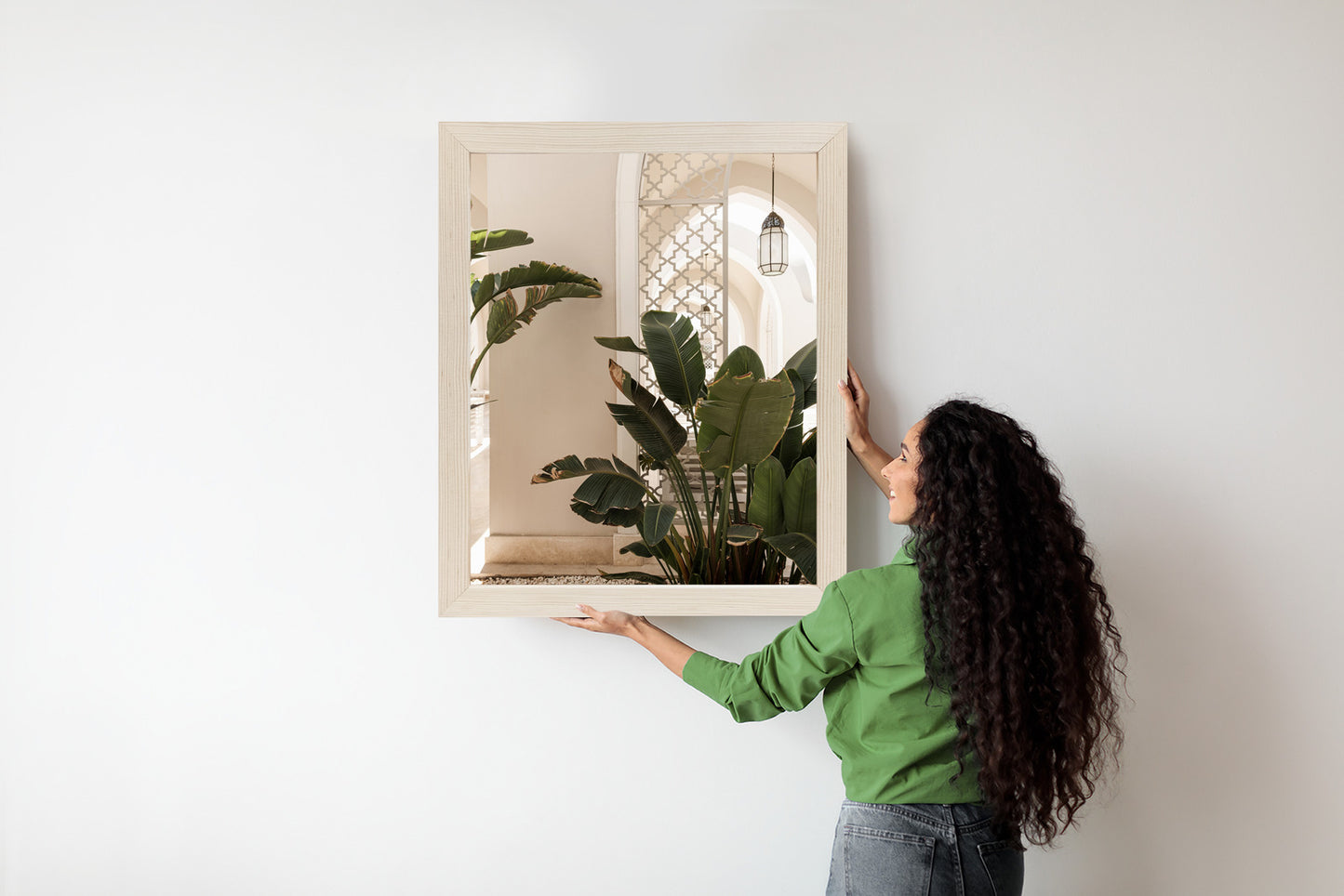 Poster Palmen Am Eingang Eines Weißen Orientalischen Hauses Rahmen Holz Mit Passepartout Farbe Natürlich