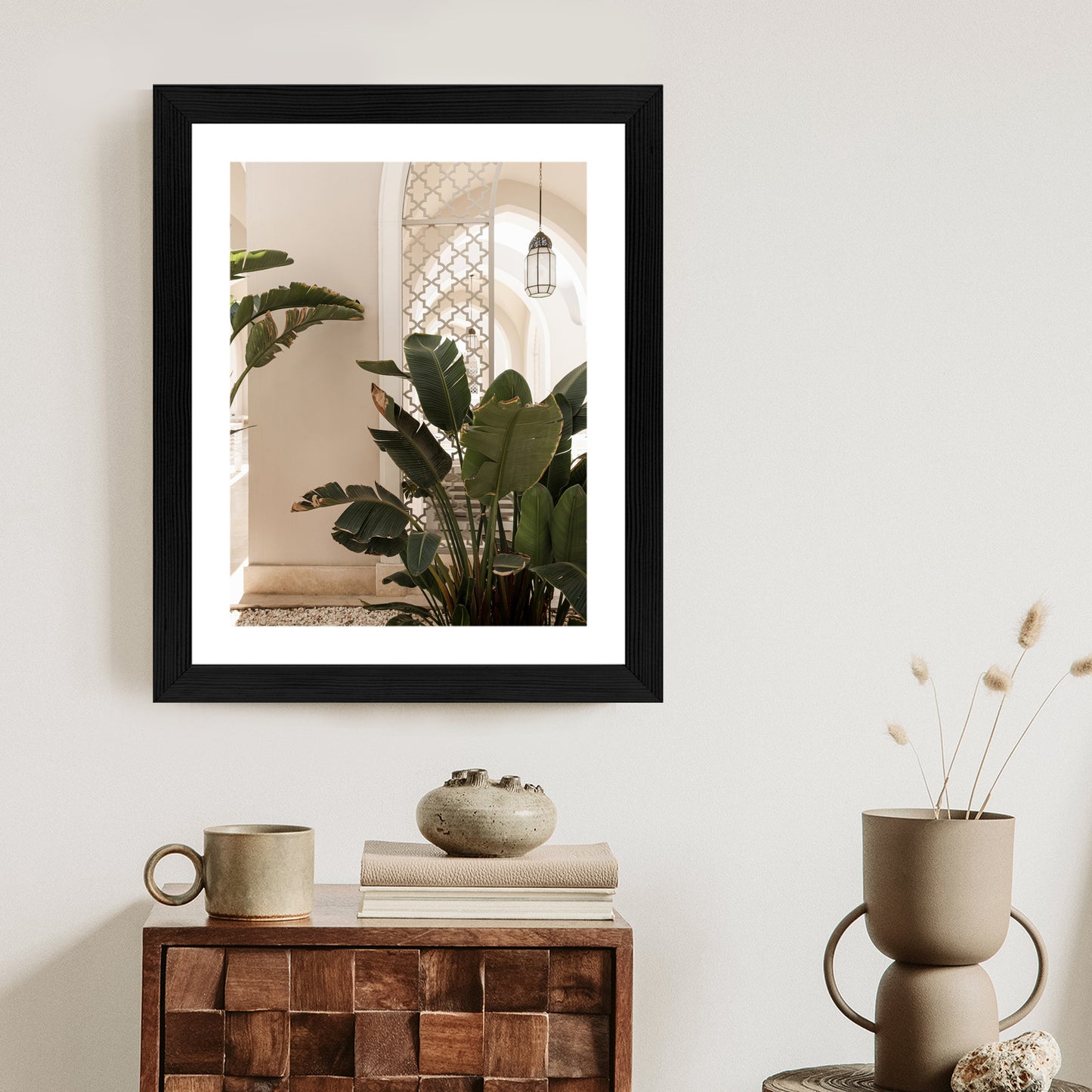 Poster Palmen Am Eingang Eines Weißen Orientalischen Hauses Rahmen Holz Mit Passepartout Farbe Natürlich