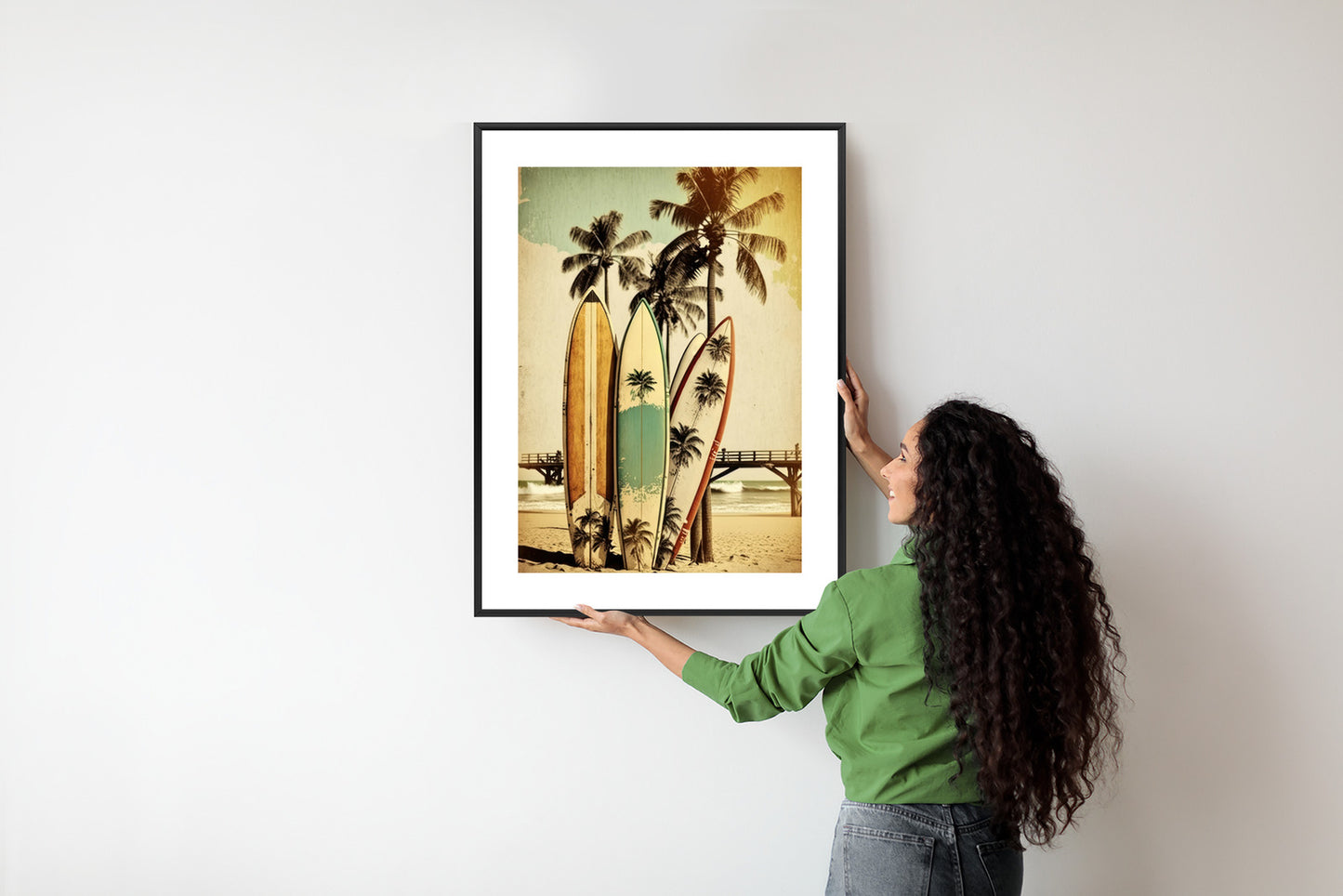 Poster Surfbretter Am Strand, Die Sich An Palmen Lehnen Rahmen Holz Mit Passepartout Farbe Natürlich