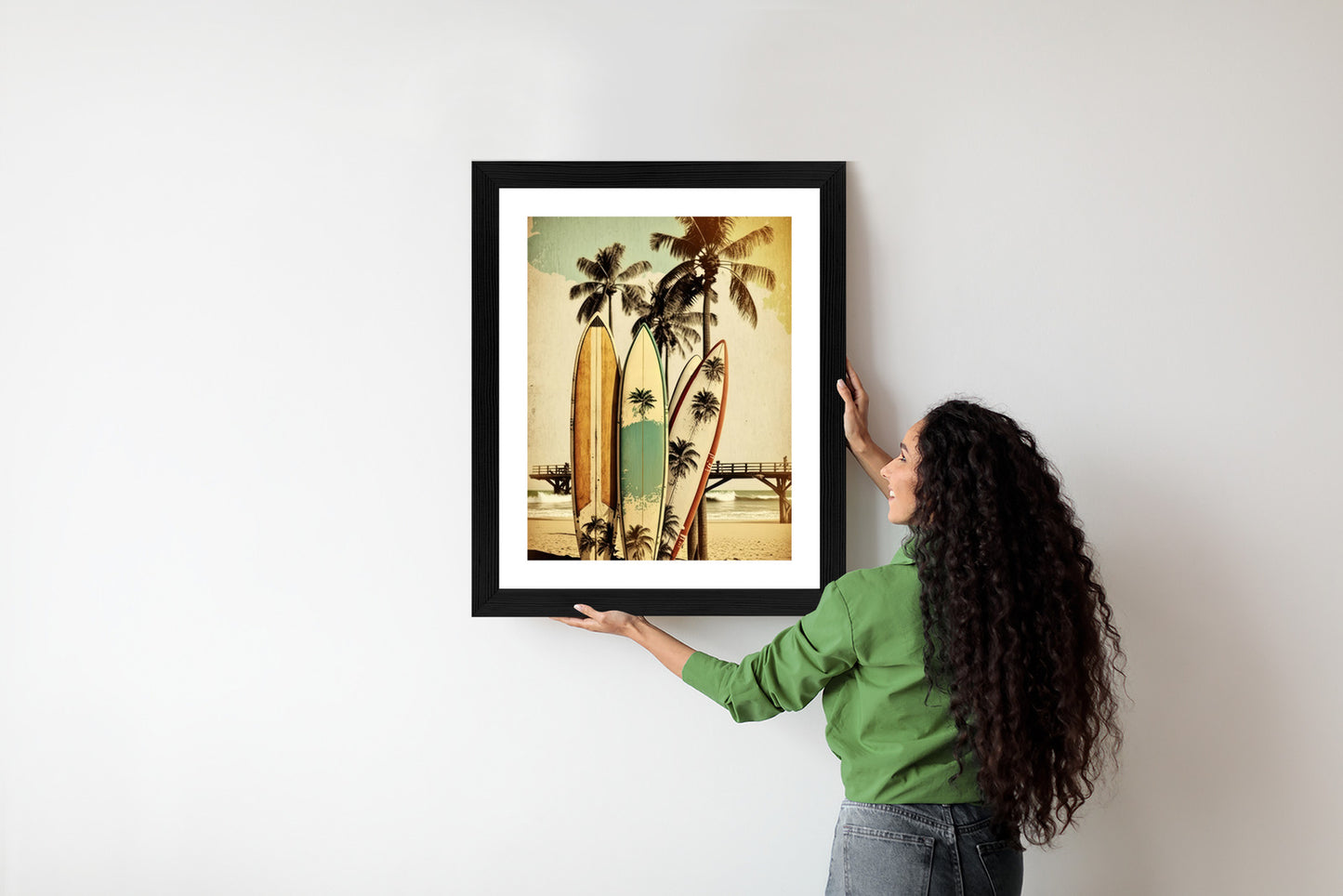 Poster Surfbretter Am Strand, Die Sich An Palmen Lehnen Rahmen Holz Mit Passepartout Farbe Natürlich